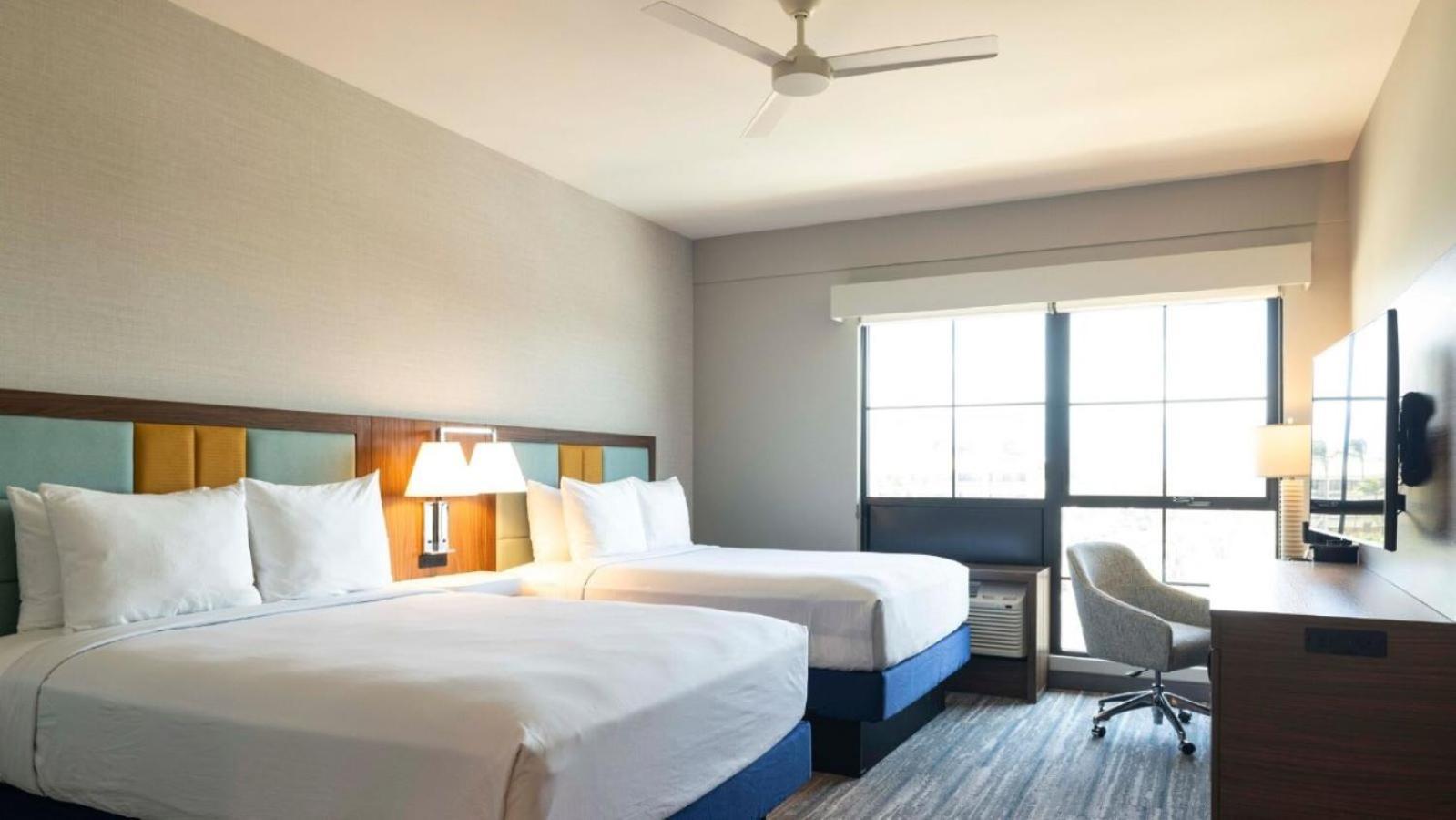 Hampton Inn & Suites Maui North Shore Кахулуи Екстериор снимка