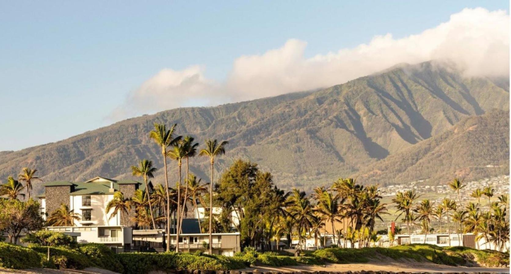 Hampton Inn & Suites Maui North Shore Кахулуи Екстериор снимка