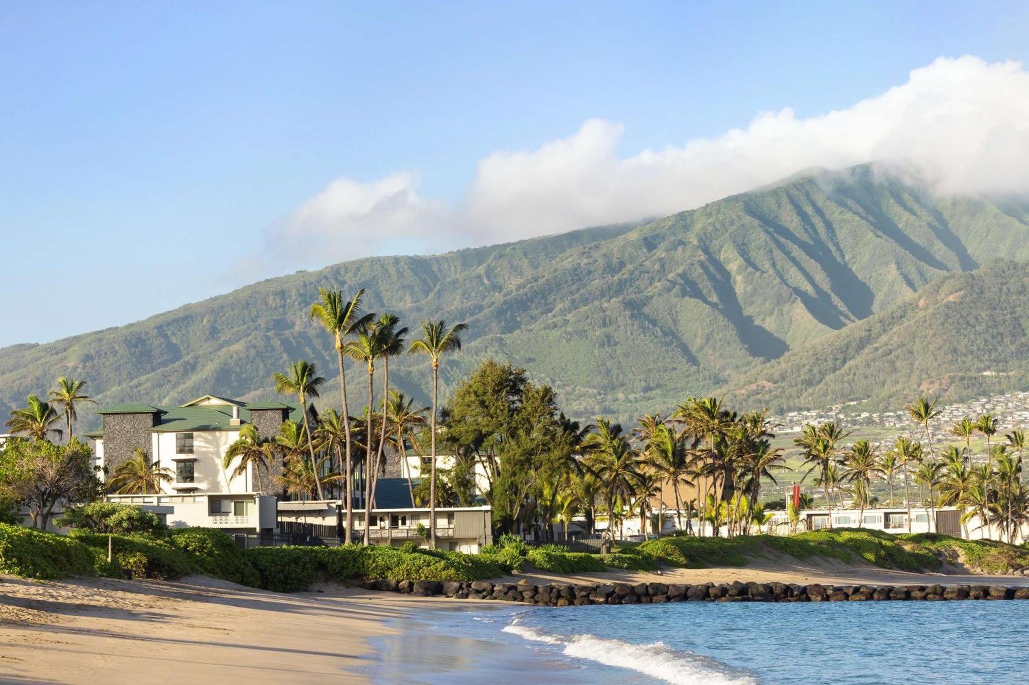 Hampton Inn & Suites Maui North Shore Кахулуи Екстериор снимка