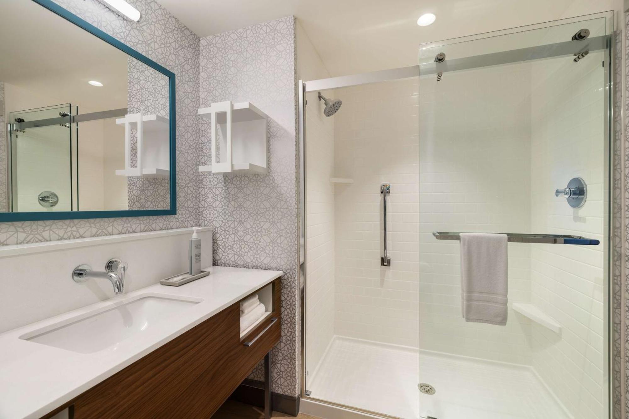Hampton Inn & Suites Maui North Shore Кахулуи Екстериор снимка