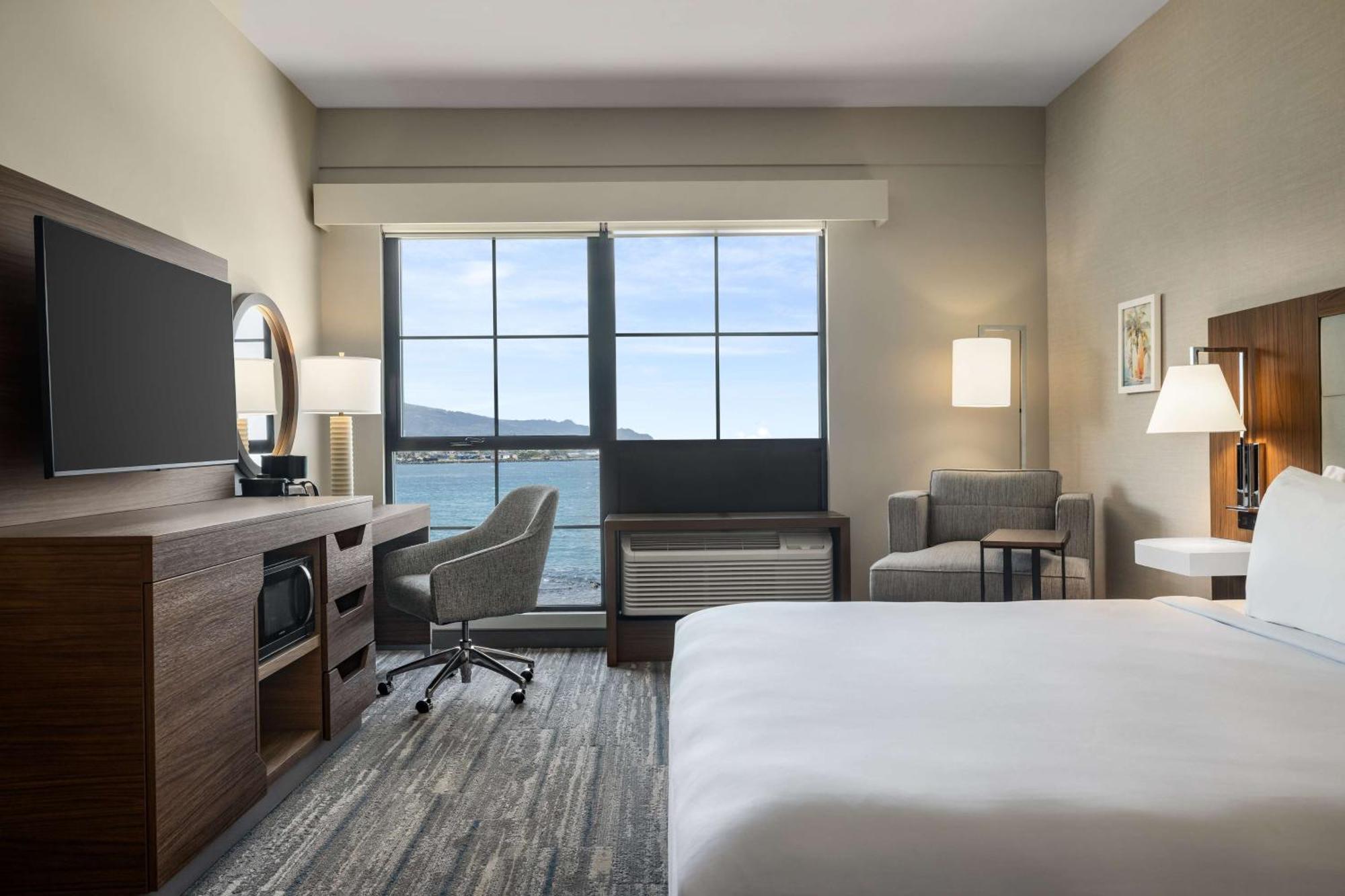 Hampton Inn & Suites Maui North Shore Кахулуи Екстериор снимка