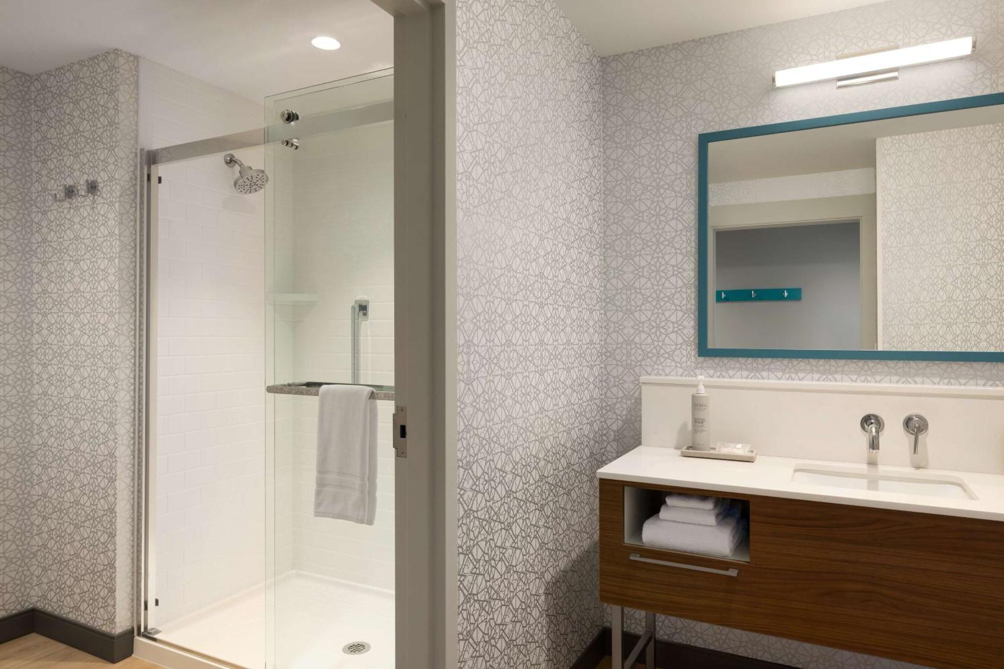 Hampton Inn & Suites Maui North Shore Кахулуи Екстериор снимка